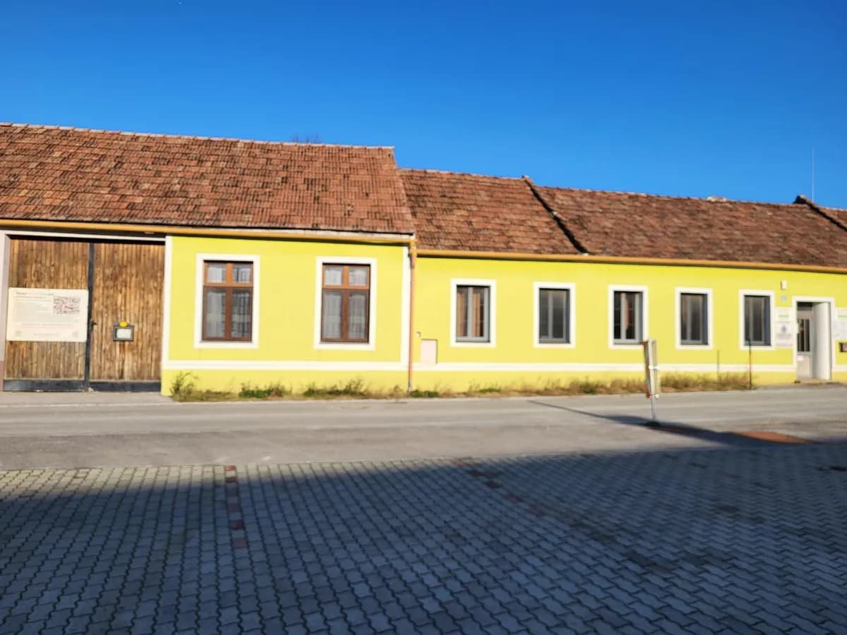 Immobilie kaufen in Tulln – 600 m² – Bild 1 von 15