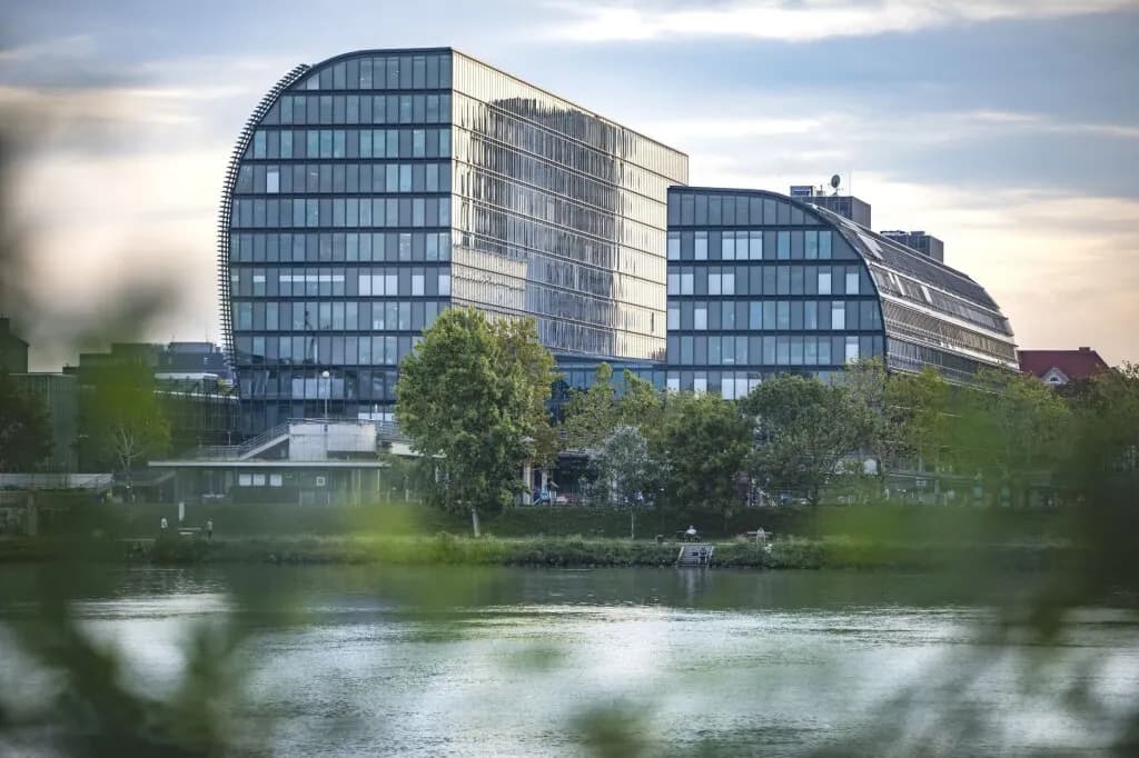 Gewerbeimmobilie mieten in Wien – 253 m², € 5.313