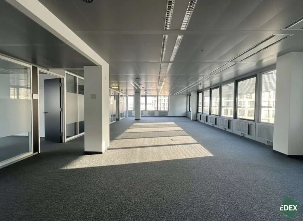 Gewerbeimmobilie mieten in Wien – 692 m², € 16
