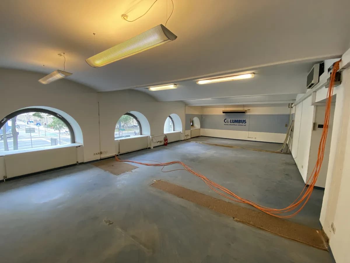 Gewerbeimmobilie mieten in Wien – 193 m², € 3.636
