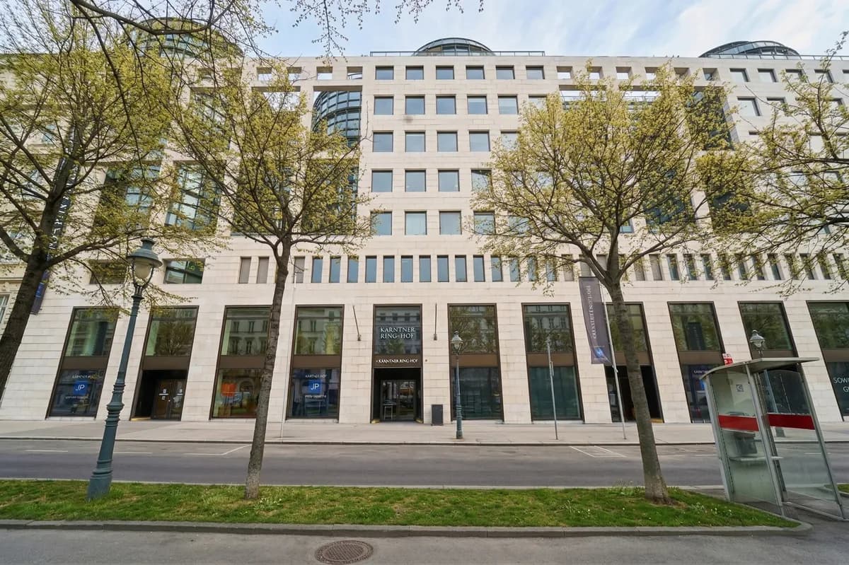 Gewerbeimmobilie mieten in Wien – 824 m², € 25