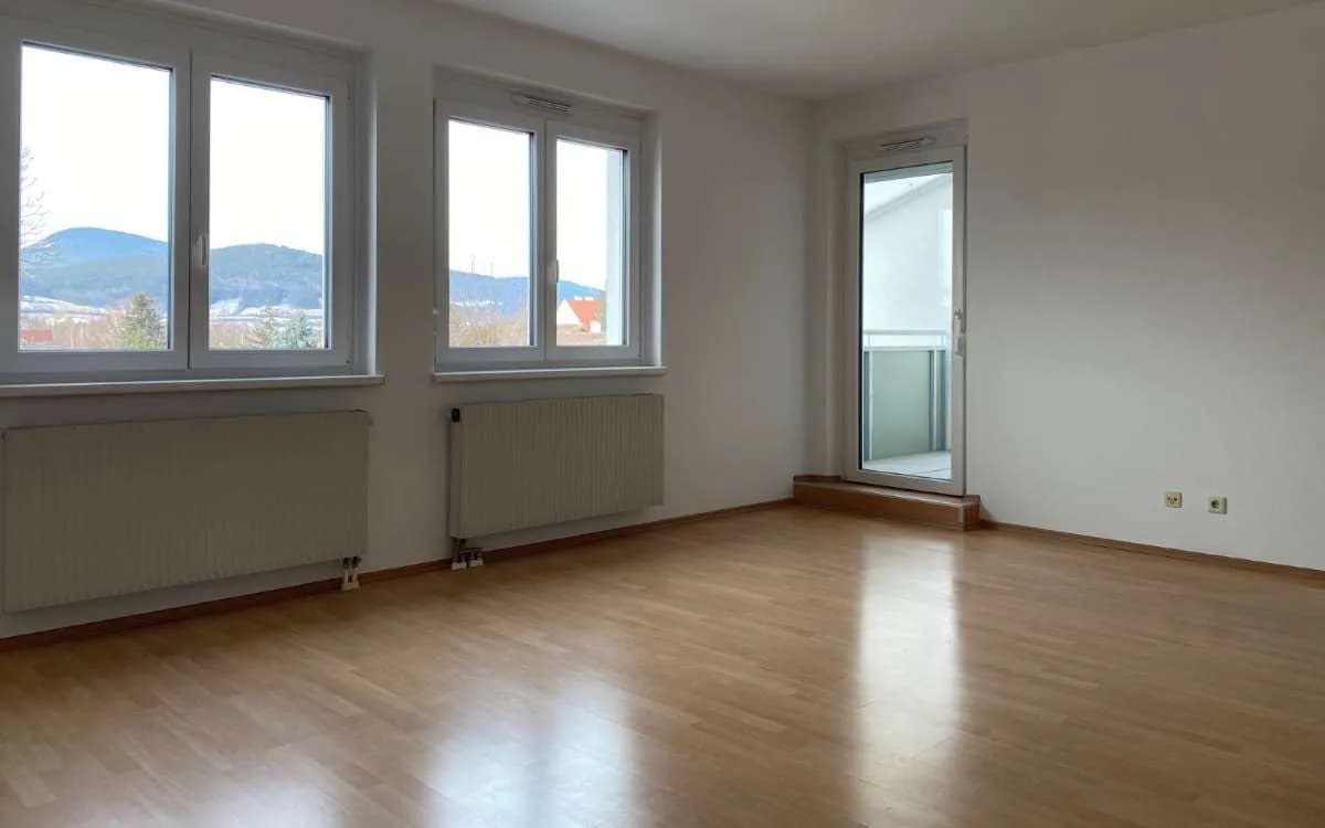 3-Zimmer-Wohnung mieten in Neunkirchen – 80,52 m², € 616 – Bild 3 von 5