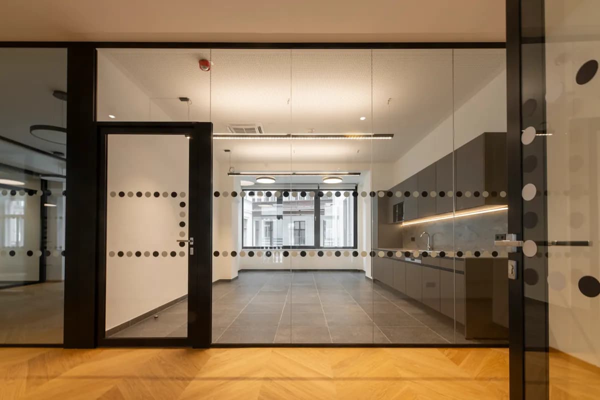 Gewerbeimmobilie mieten in Wien – 1 346 m², € 27 – Bild 13 von 32