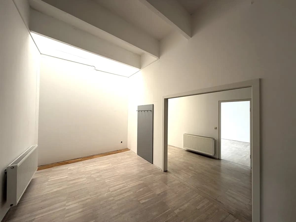 Gewerbeimmobilie mieten in Graz – 330 m², € 8 – Bild 2 von 8