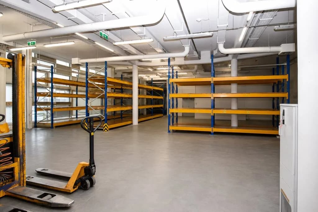 Gewerbeimmobilie mieten in Wien – 800 m², € 11.174 – Bild 2 von 6