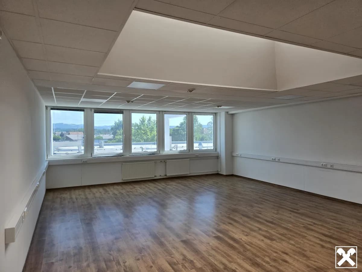 11-Zimmer-Immobilie mieten in Amstetten – 540 m², € 4.482