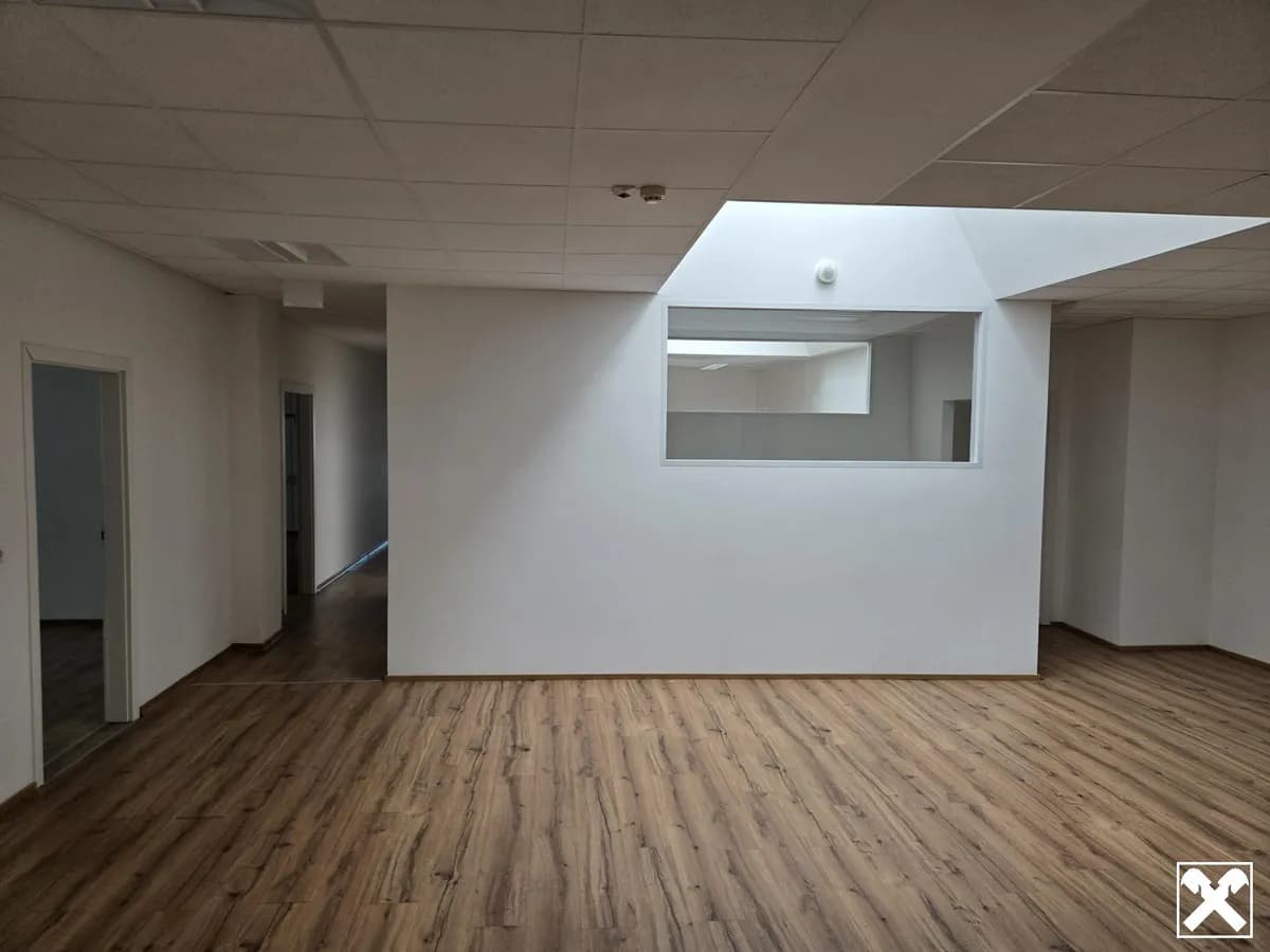 11-Zimmer-Immobilie mieten in Amstetten – 540 m², € 4.482 – Bild 5 von 18