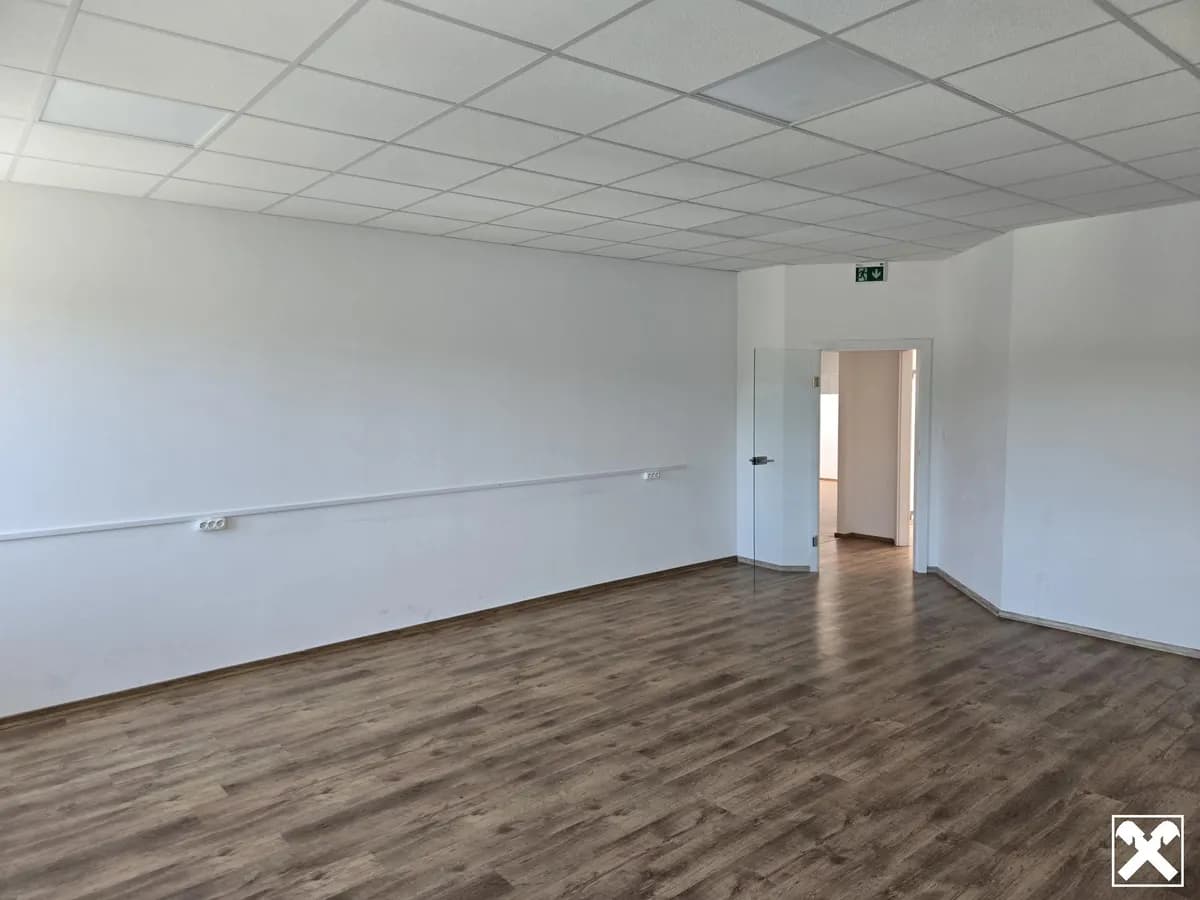11-Zimmer-Immobilie mieten in Amstetten – 540 m², € 4.482 – Bild 14 von 18