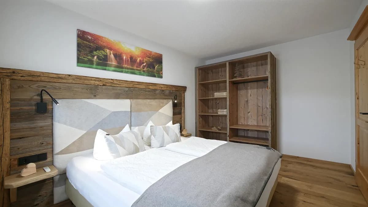 5-Zimmer-Haus mieten in Kitzbühel – 150 m², € 2.500 – Bild 2 von 6