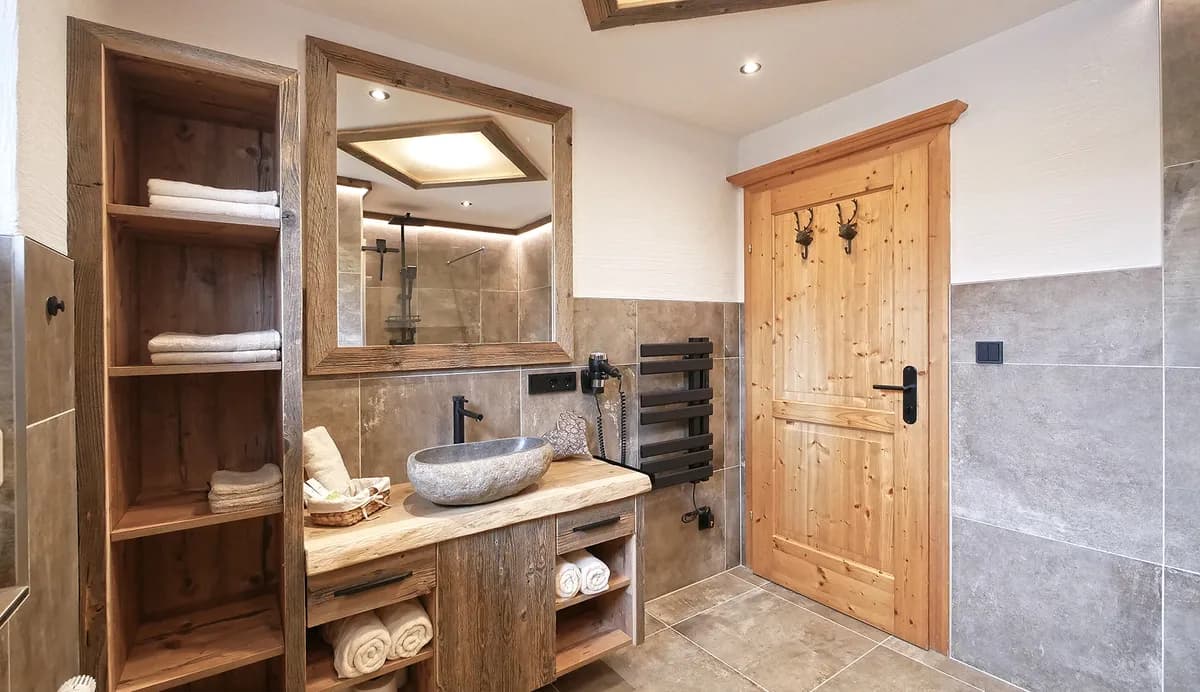 5-Zimmer-Haus mieten in Kitzbühel – 150 m², € 2.500 – Bild 4 von 6