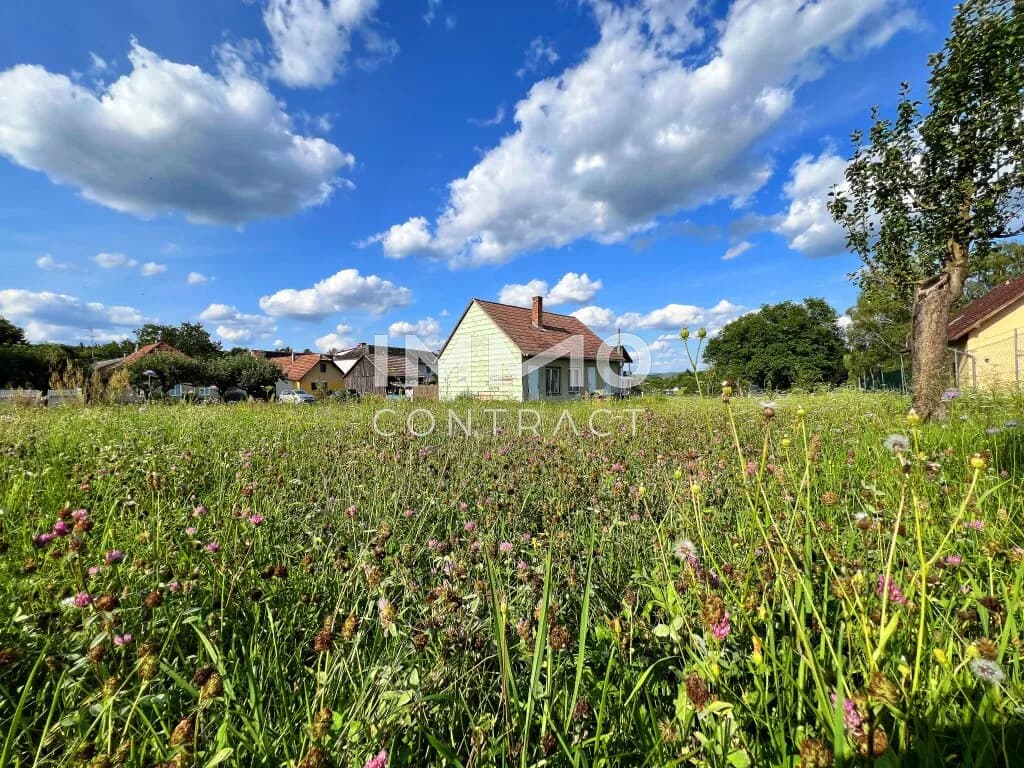 Immobilie kaufen in Krems Land – 1 642 m², € 135.000
