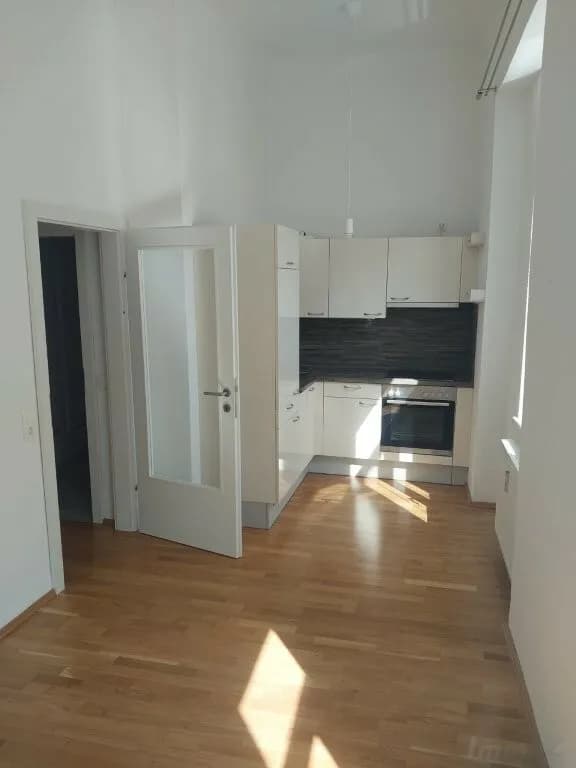 1-Zimmer-Wohnung mieten in Graz – 30 m², € 407 – Bild 3 von 5