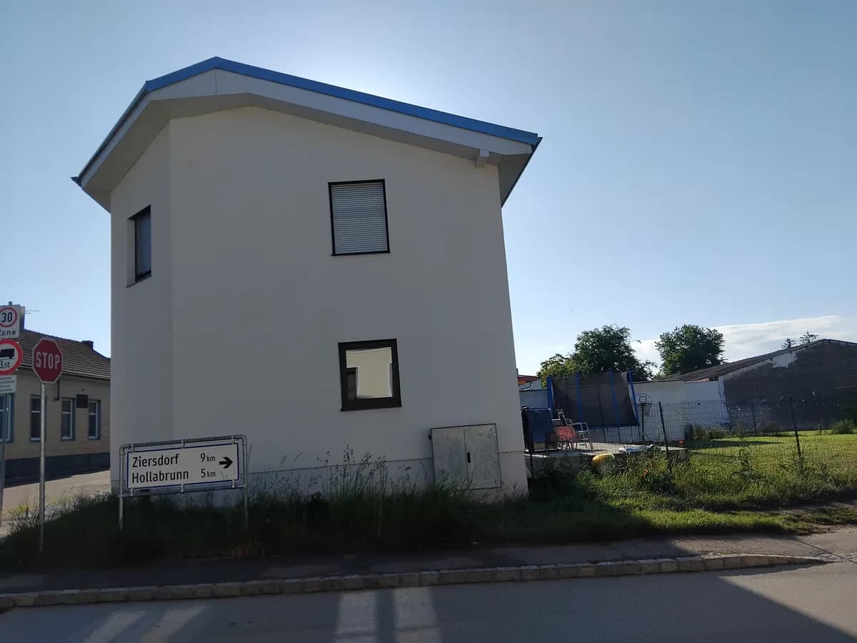 6-Zimmer-Haus kaufen in Hollabrunn – 152 m², € 425.000 – Bild 2 von 2