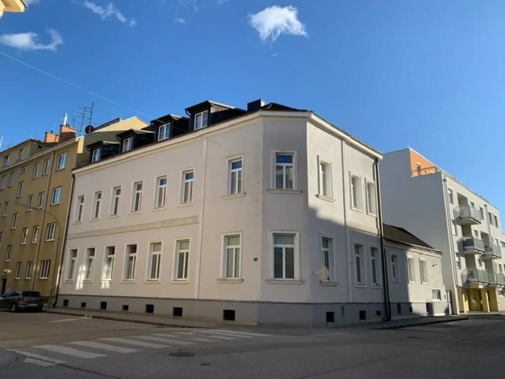 Gewerbeimmobilie kaufen in Wiener Neustadt – 437 m², € 300.000