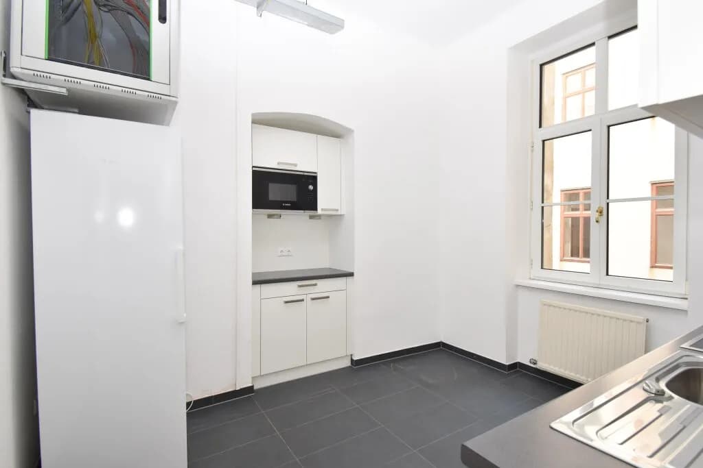 Gewerbeimmobilie mieten in Wien – 374 m², € 15 – Bild 6 von 9