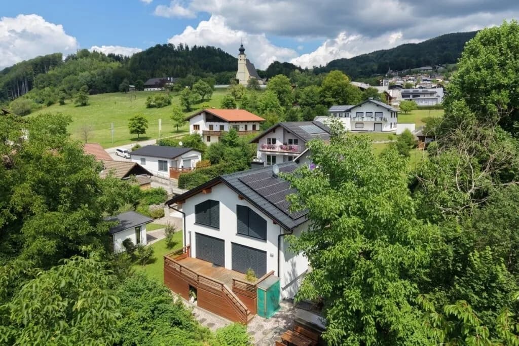 5-Zimmer-Haus kaufen in Vöcklabruck – 173 m², € 840.000 – Bild 1 von 8