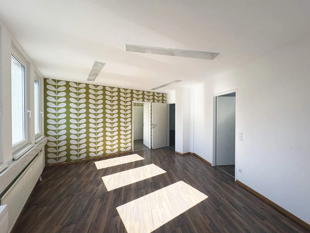 3-Zimmer-Gewerbeimmobilie mieten in Wien – 124 m², € 2.088