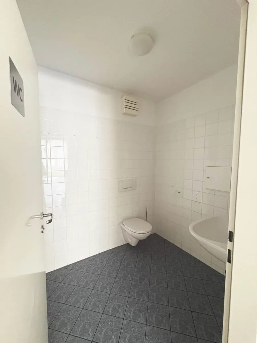 3-Zimmer-Gewerbeimmobilie mieten in Wien – 124 m², € 2.088 – Bild 11 von 16
