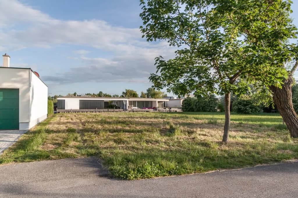 Grundstück kaufen in Neusiedl am See – 735 m², € 955.500