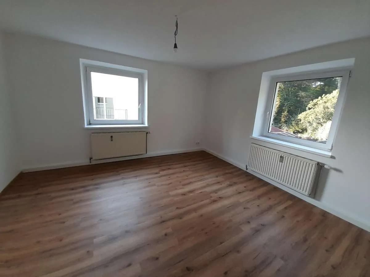 3-Zimmer-Wohnung mieten in Gmunden – 65 m², € 906 – Bild 2 von 4