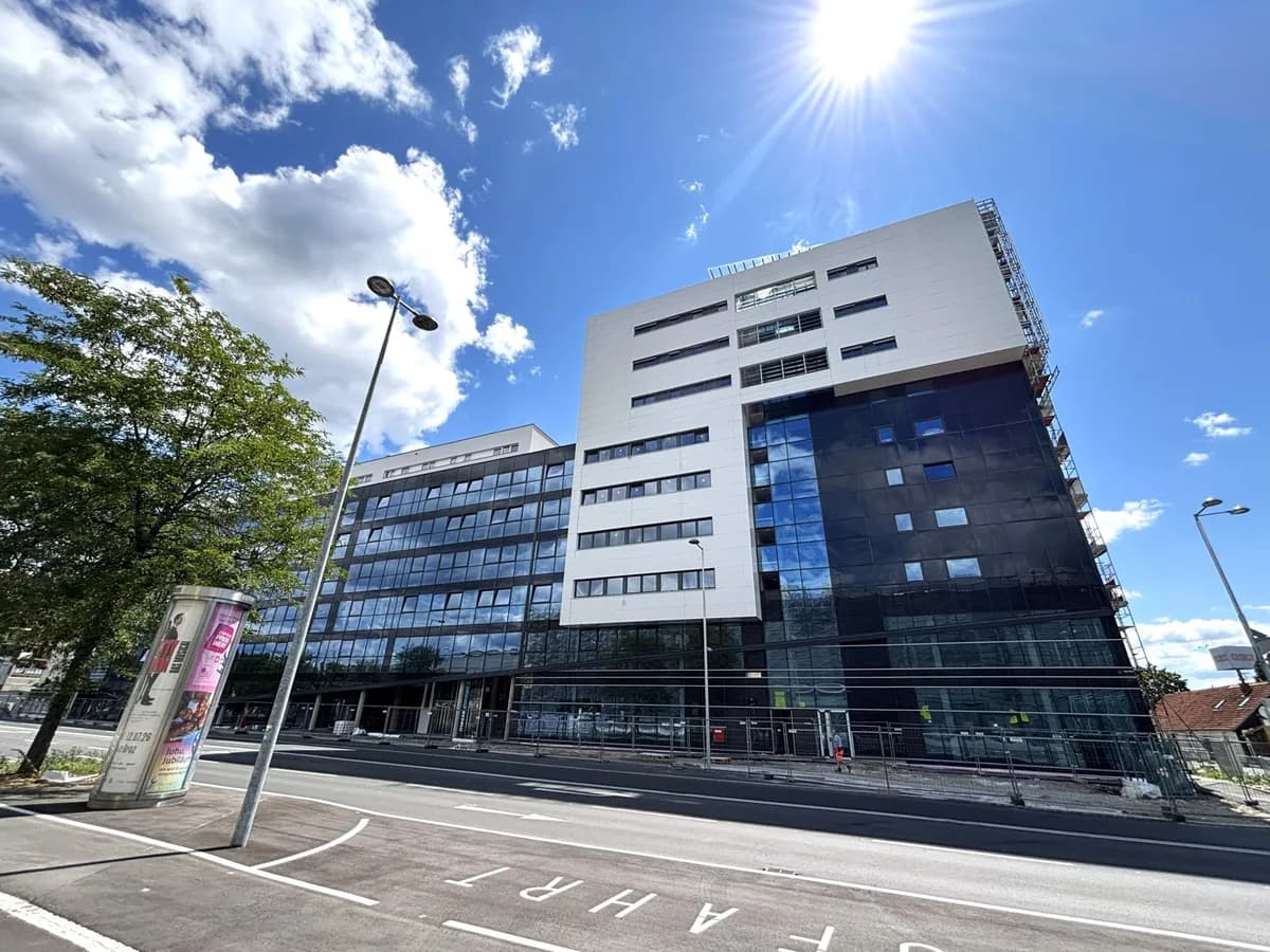 Gewerbeimmobilie mieten in Graz – 300 m², € 15 – Bild 1 von 22