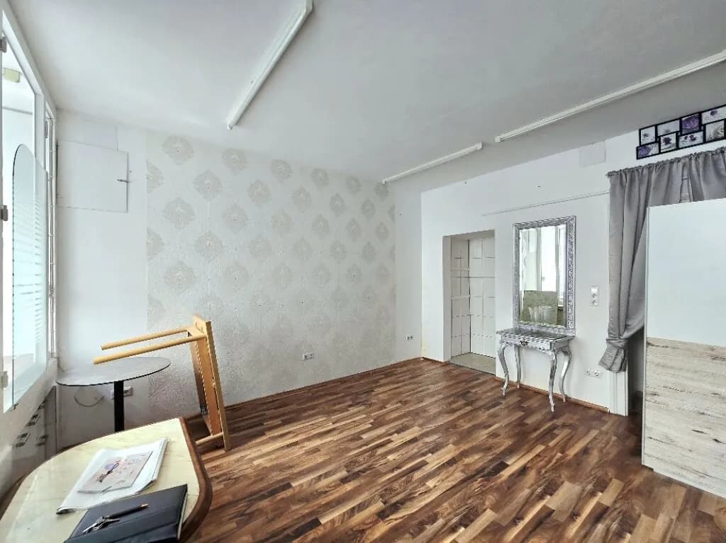 1-Zimmer-Gewerbeimmobilie mieten in Wien – 35 m², € 658 – Bild 2 von 9