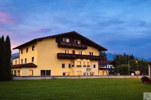 12-Zimmer-Gewerbeimmobilie kaufen in Reutte – 2 838 m², € 2.700.000 – Bild 2 von 42