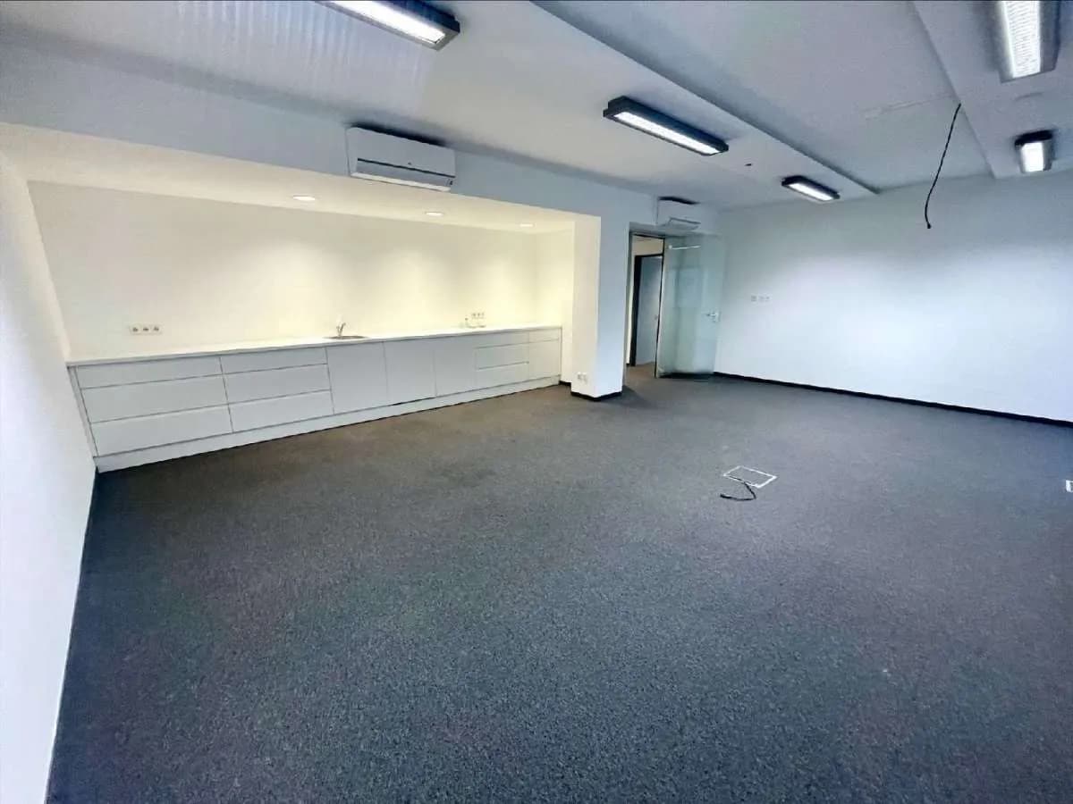 10-Zimmer-Gewerbeimmobilie mieten in Wien – 561 m², € 9.723