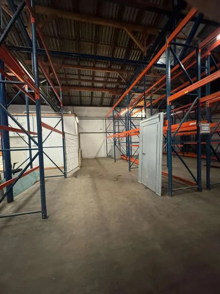 Gewerbeimmobilie mieten in Salzburg-Umgebung – 1 000 m², € 8 – Bild 8 von 10