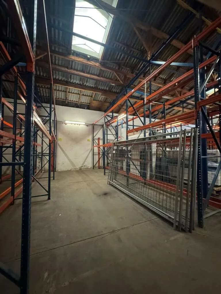 Gewerbeimmobilie mieten in Salzburg-Umgebung – 1 000 m², € 8 – Bild 9 von 10
