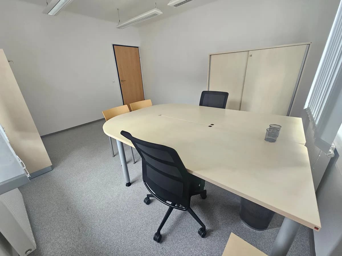 1-Zimmer-Gewerbeimmobilie mieten in Bruck-Mürzzuschlag – 12 m², € 260 – Bild 2 von 10