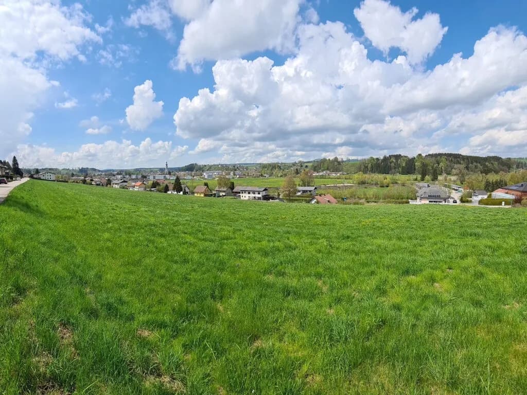 Grundstück kaufen in Vöcklabruck – 595 m², € 110.000 – Bild 2 von 4