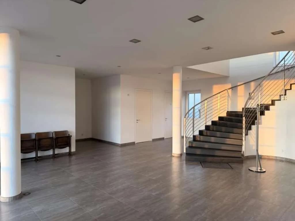 Gewerbeimmobilie mieten in Hollabrunn – 590 m² – Bild 2 von 13