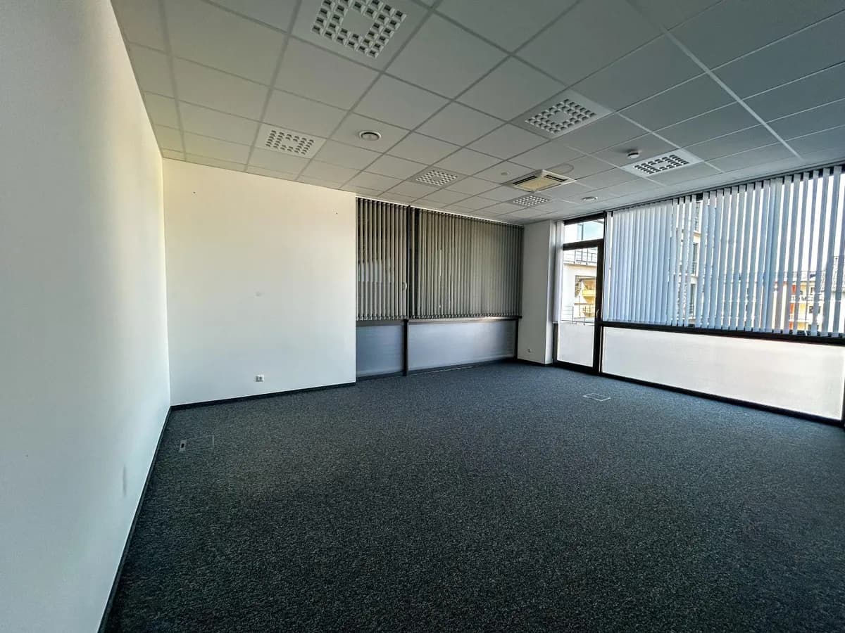 3-Zimmer-Gewerbeimmobilie mieten in Freistadt – 114 m², € 2.076 – Bild 2 von 9