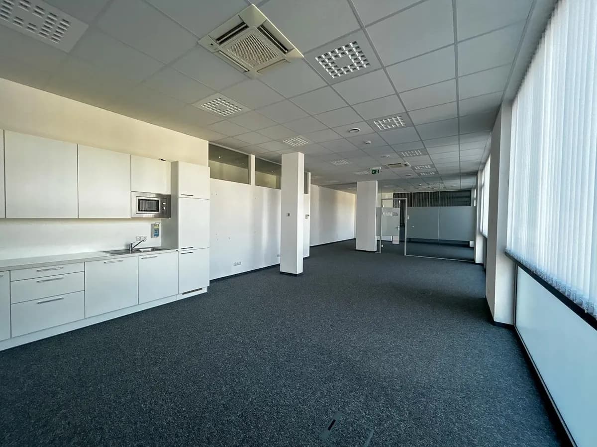 3-Zimmer-Gewerbeimmobilie mieten in Freistadt – 114 m², € 2.076 – Bild 4 von 9