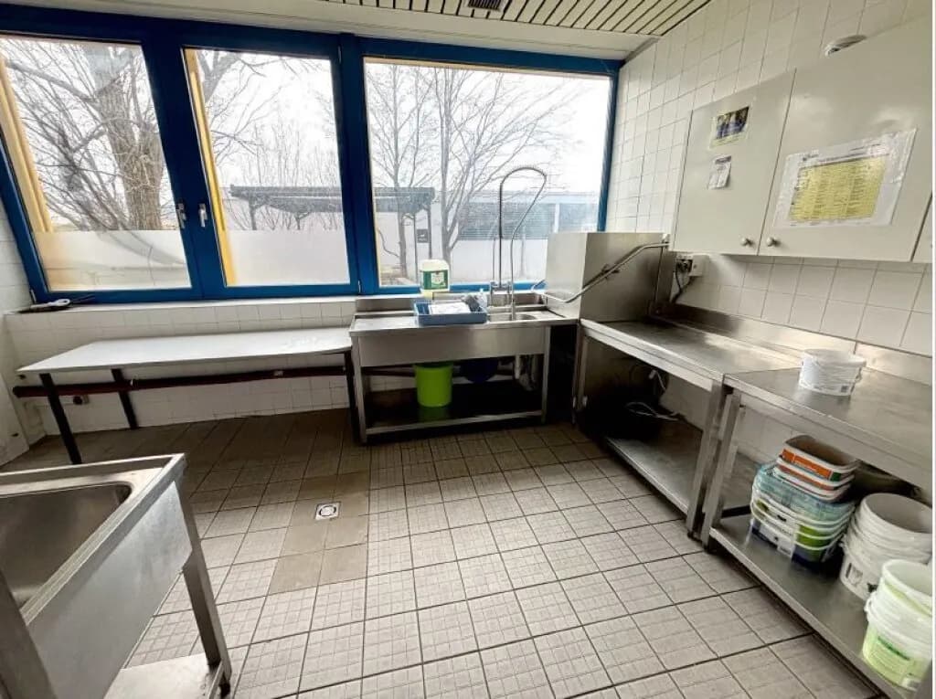 Gewerbeimmobilie mieten in Mödling – 197 m², € 2.075 – Bild 14 von 16