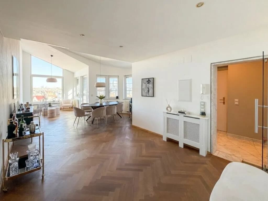 9-Zimmer-Wohnung mieten in Wien – 330 m², € 6.210 – Bild 3 von 47