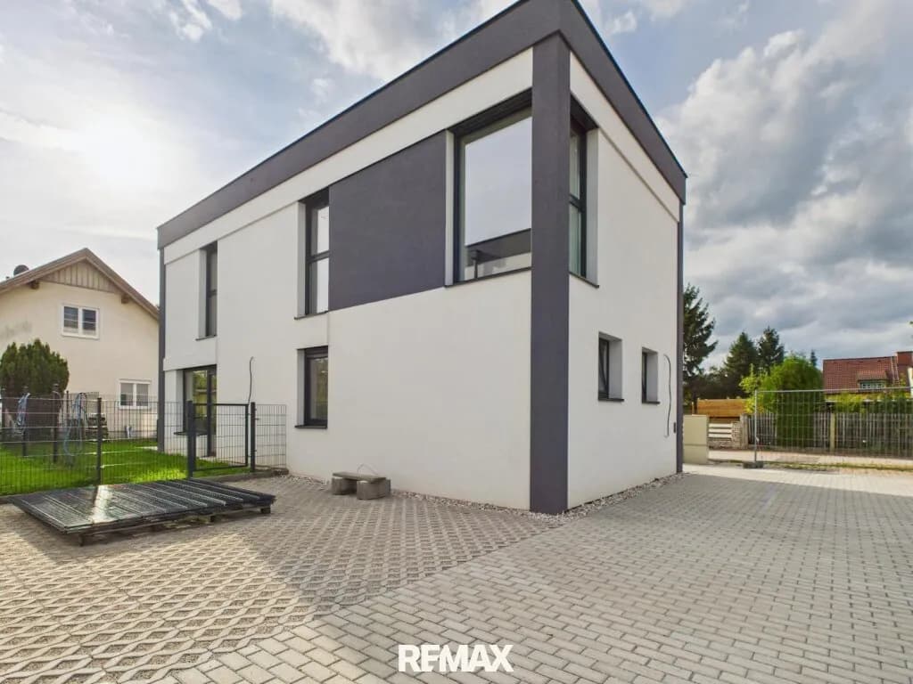 4-Zimmer-Haus kaufen in Neunkirchen – 107 m², € 349.000 – Bild 2 von 13