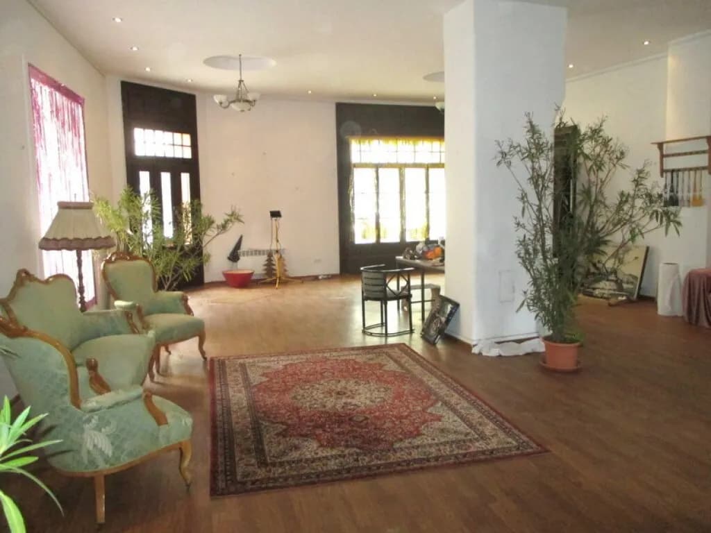 1-Zimmer-Gewerbeimmobilie mieten in Horn – 86 m², € 1.000 – Bild 2 von 9