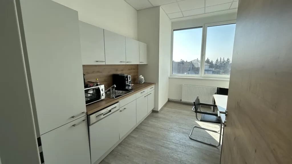 Gewerbeimmobilie kaufen in Wiener Neustadt Land – € 6.000.000 – Bild 33 von 40