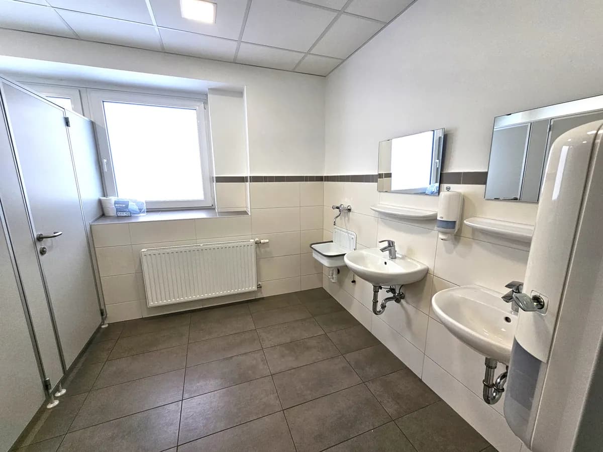 1-Zimmer-Gewerbeimmobilie mieten in Bruck-Mürzzuschlag – 43 m², € 486 – Bild 9 von 10