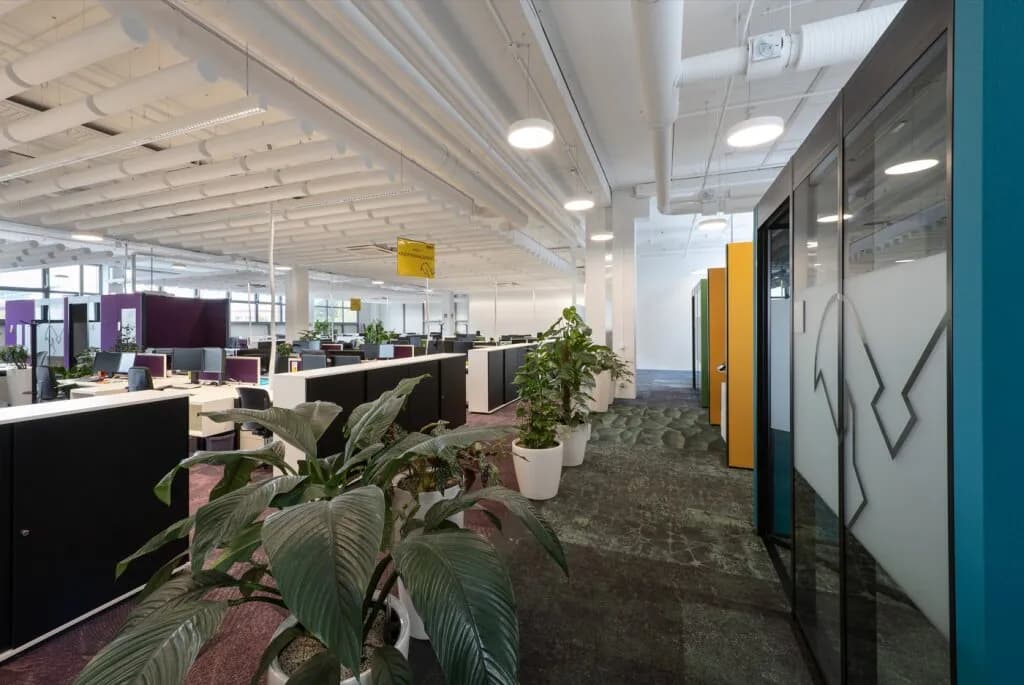 Gewerbeimmobilie mieten in Innsbruck-Land – 2 800 m² – Bild 2 von 7