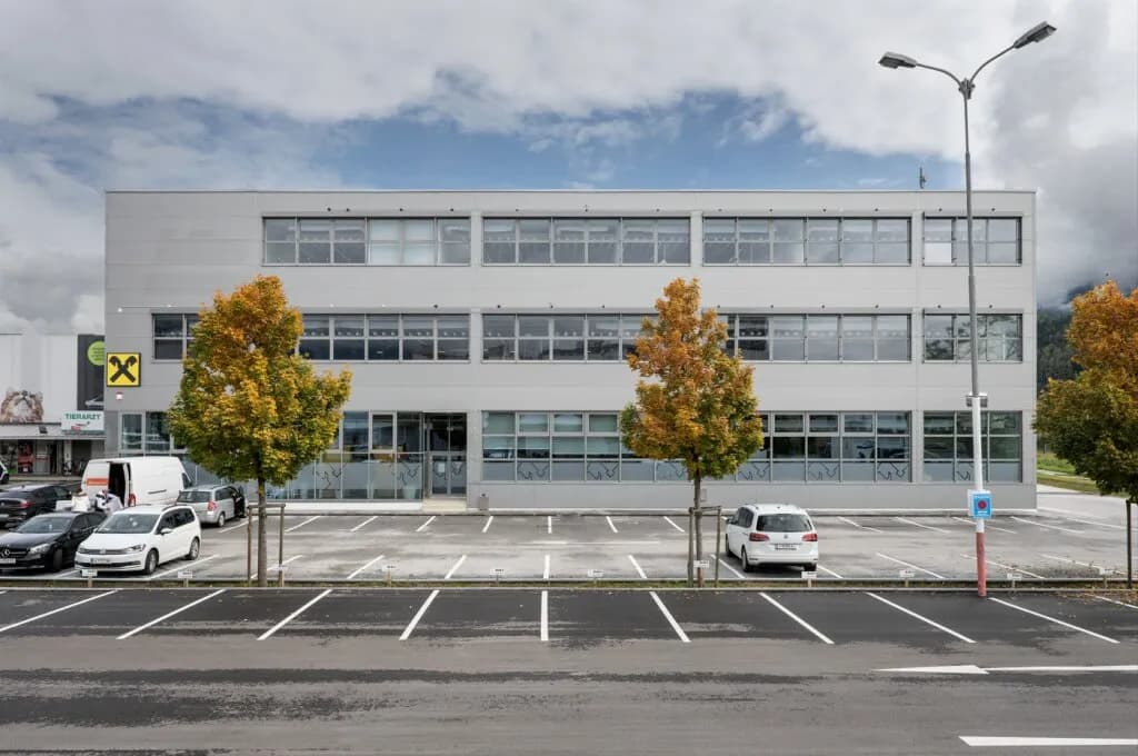 Gewerbeimmobilie mieten in Innsbruck-Land – 2 800 m² – Bild 6 von 7