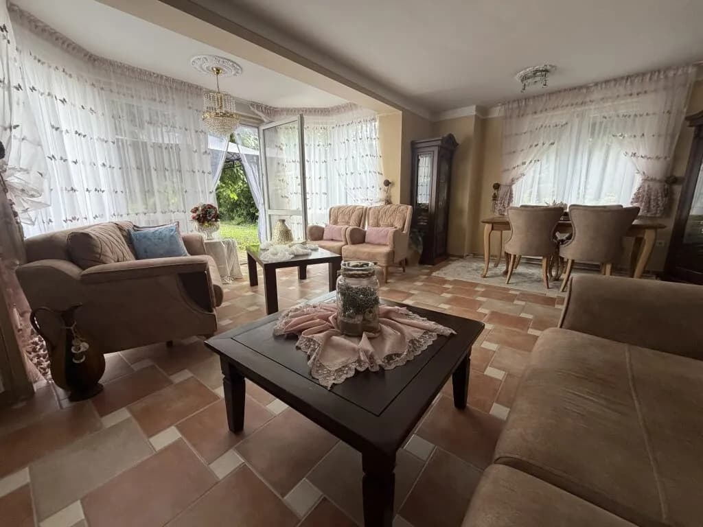 8-Zimmer-Haus kaufen in Wien – 278 m², € 1.370.000