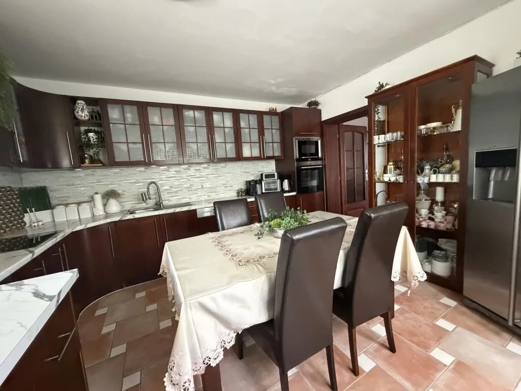 8-Zimmer-Haus kaufen in Wien – 278 m², € 1.370.000 – Bild 2 von 11