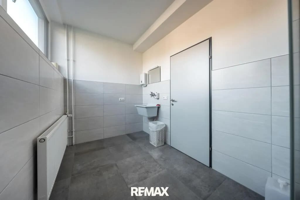 Gewerbeimmobilie mieten in Kufstein – 2 250 m² – Bild 9 von 10