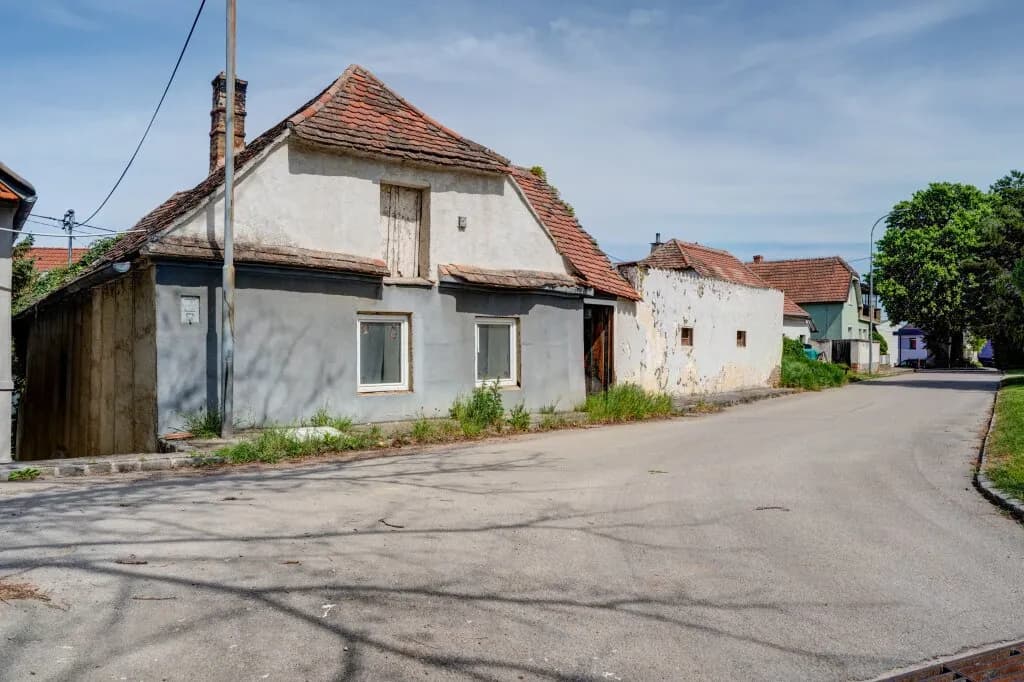 Haus kaufen in Hollabrunn – 255 m², € 49.000