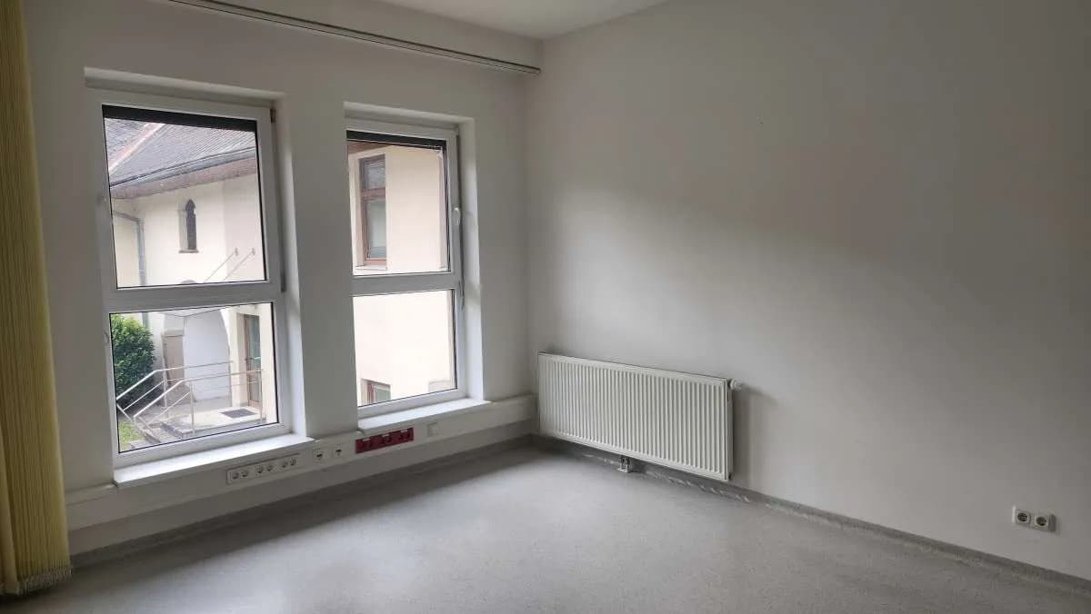 Gewerbeimmobilie mieten in Linz Land – 39 m², € 492 – Bild 3 von 6