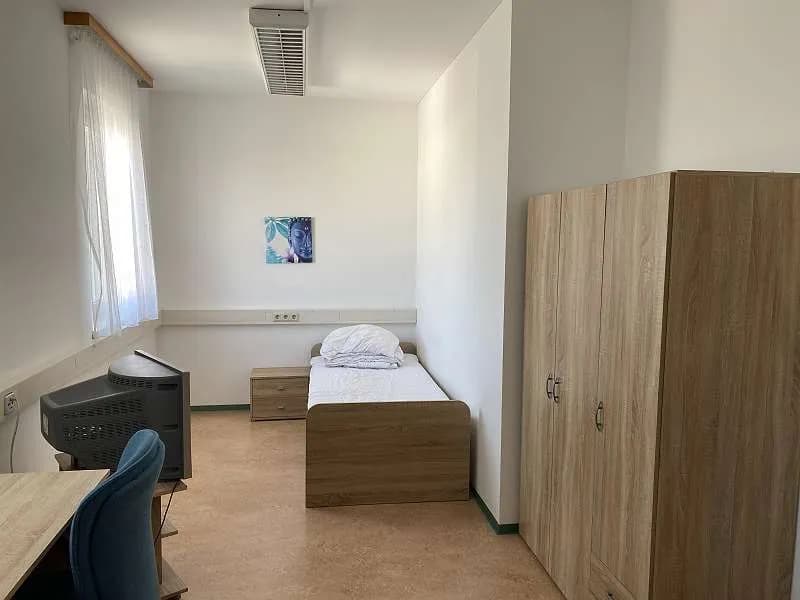Wohnung mieten in Neunkirchen – 15 m², € 360 – Bild 2 von 2