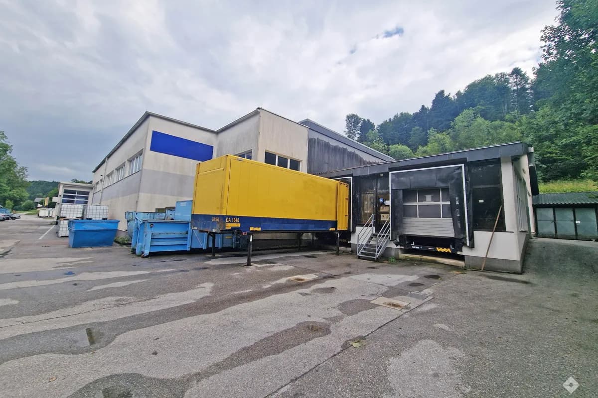 Gewerbeimmobilie mieten in Salzburg-Umgebung – 2 572 m², € 23.300 – Bild 2 von 9